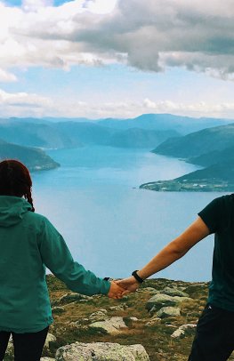 Bereisen Sie den Sognefjord in Norwegen auf die romantische Weise